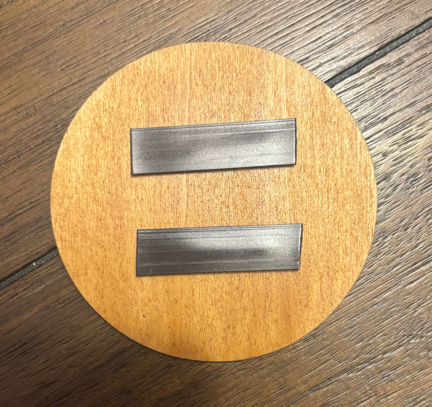 Stained basswood fridge magnet of Marcus Munitions from the Borderlands video games