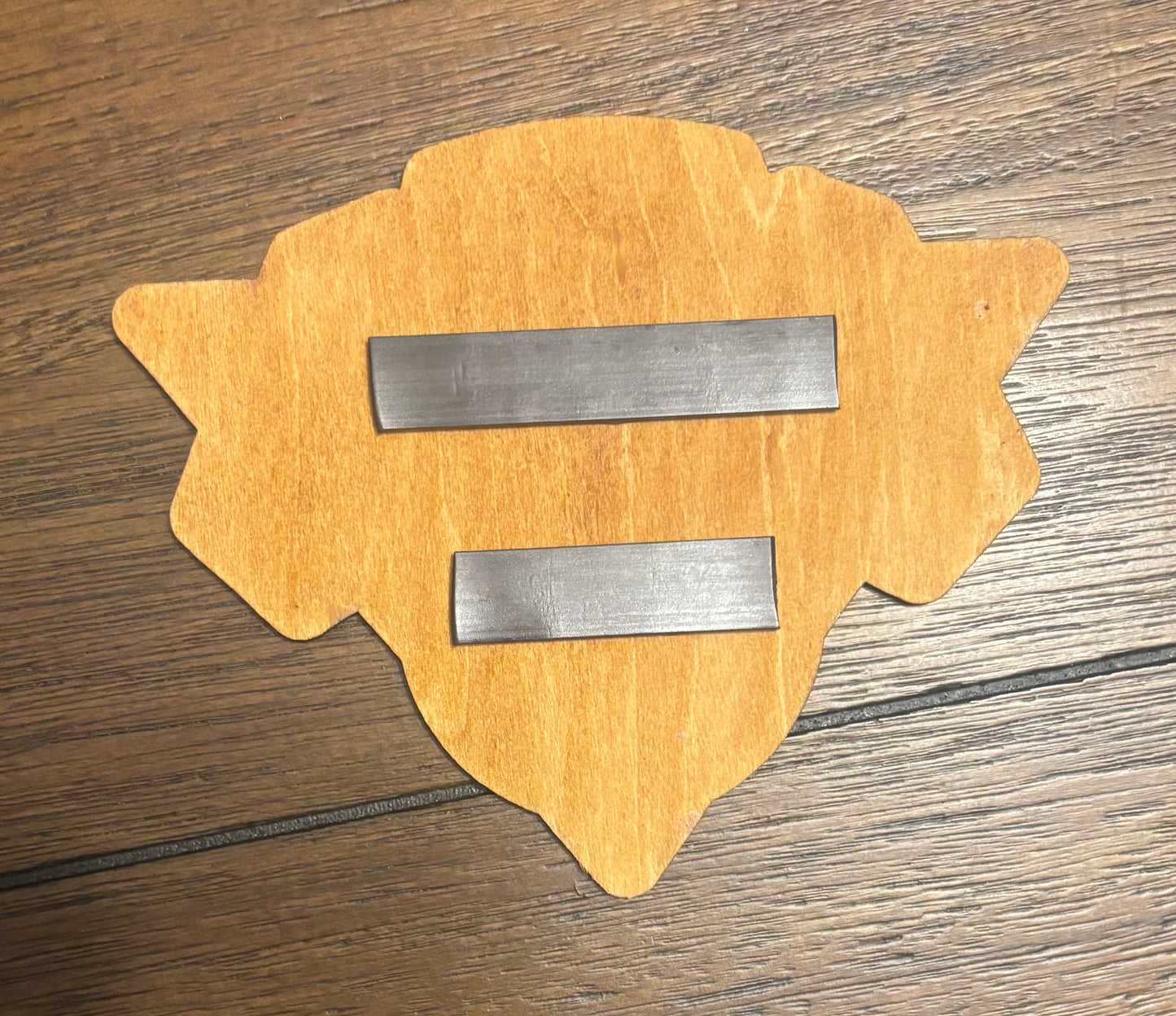 Stained basswood fridge magnet of the New York Knicks basketball team logo
